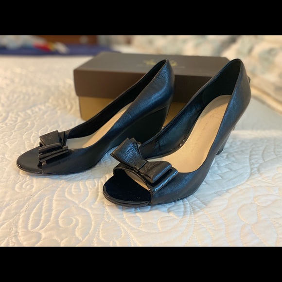 Franco Sarto “Hetty” peep toe wedge - Picture 2 of 5